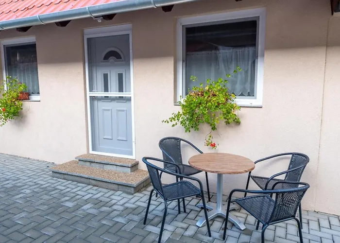 Biro Vendeghaz Sarmellek