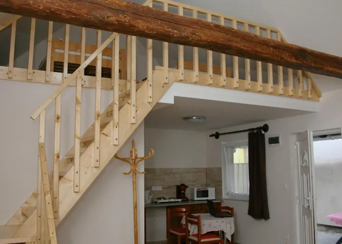 Biro Vendeghaz Apartment